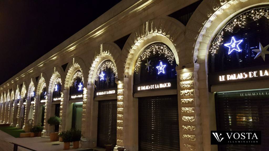 Illumination et décoration de Noël pour les professionnels avec Vosta à Toulon