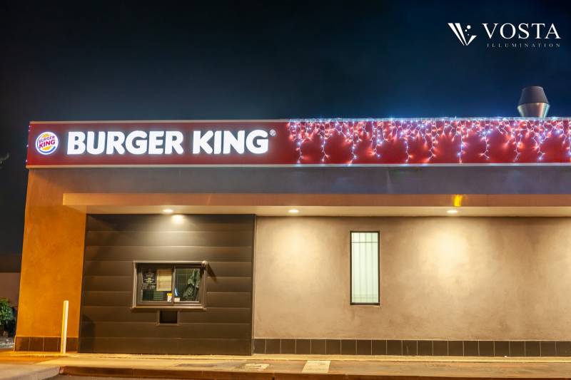 Illumination de noël façade burger King à Aubagne 13