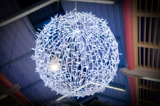 Sphère lumineuse Martigues Noël dans le 13